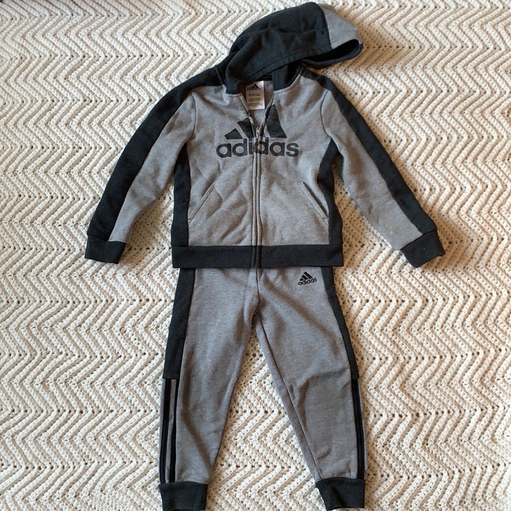 Adidas sweat outfit!